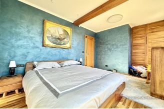 017 1024 01 Sibenik Exclusive apartment first row to the sea for sale