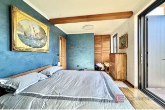 017 1024 01 Sibenik Exclusive apartment first row to the sea for sale
