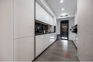 018 2048 08 Makarska Villa with panoramic sea view for sale