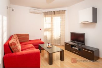 020 2048 07 Makarska Apartment house with a sea view for sale