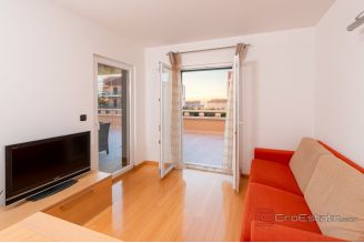 020 2048 07 Makarska Apartment house with a sea view for sale