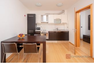 020 2048 07 Makarska Apartment house with a sea view for sale