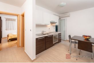 020 2048 07 Makarska Apartment house with a sea view for sale