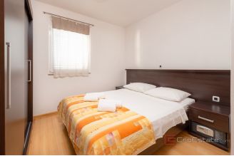 020 2048 07 Makarska Apartment house with a sea view for sale