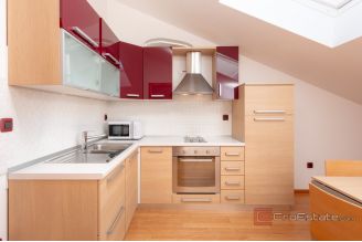 020 2048 07 Makarska Apartment house with a sea view for sale