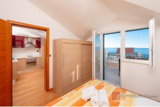 020 2048 07 Makarska Apartment house with a sea view for sale