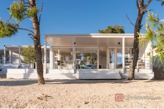 010 2043 119 Zadar Unique investment opportunity right next to the sea