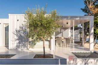 010 2043 119 Zadar Unique investment opportunity right next to the sea