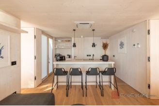 010 2043 119 Zadar Unique investment opportunity right next to the sea