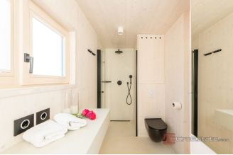 010 2043 119 Zadar Unique investment opportunity right next to the sea