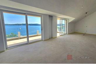 009 2021 383 sibenik apartment with sea view for sale