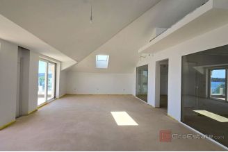 009 2021 383 sibenik apartment with sea view for sale