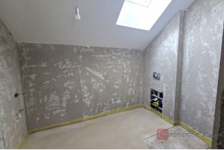 009 2021 383 sibenik apartment with sea view for sale