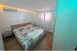 005 2021 384 trogir house in first row to the sea for sale