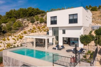 019 2047 07 Sibenik Villa with pool and a sea view for sale