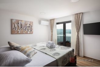 019 2047 07 Sibenik Villa with pool and a sea view for sale