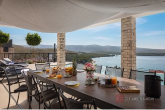 019 2047 07 Sibenik Villa with pool and a sea view for sale