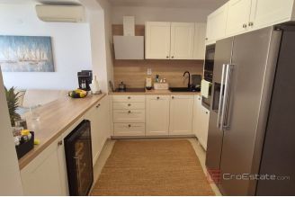 013 2047 08 Trogir House in the first row to the sea for sale