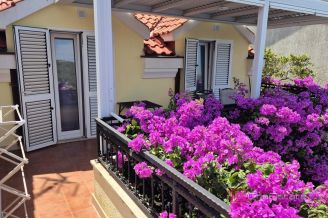 013 2047 08 Trogir House in the first row to the sea for sale