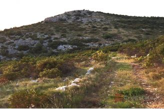 006 2048 10 Island of Hvar Building land with a sea view for sale