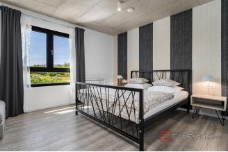 014 2045 12 Trilj Modern villa with pool for sale