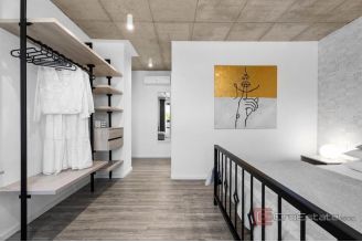 014 2045 12 Trilj Modern villa with pool for sale