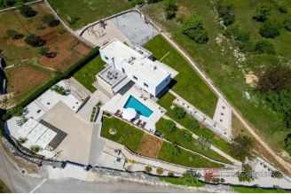 014 2045 12 Trilj Modern villa with pool for sale