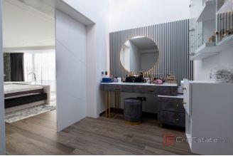 019 1024 02 Opatija Penthouse with a sea view in a dominant position