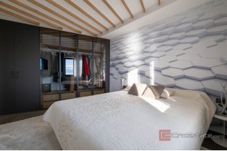 019 1024 02 Opatija Penthouse with a sea view in a dominant position