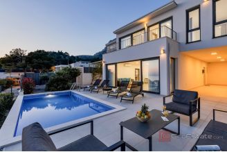 018 2048 13 Makarska Luxury villa with panoramic sea view for sale