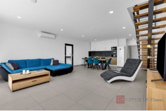 018 2048 13 Makarska Luxury villa with panoramic sea view for sale