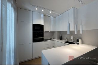 015 2035 160 Split Bol Luxurious three bedroom apartment for rent