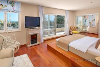 020 2045 15 Split Bacvice Unique villa with pool near the sea for sale