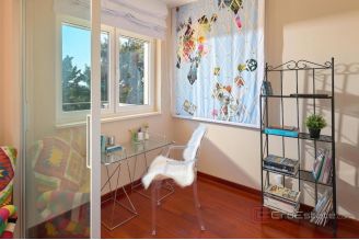 020 2045 15 Split Bacvice Unique villa with pool near the sea for sale