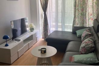 007 2038 83 split one bedroom apartment for rent