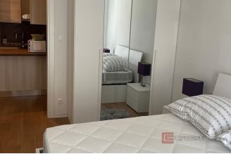 007 2038 83 split one bedroom apartment for rent