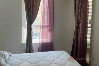 007 2038 83 split one bedroom apartment for rent