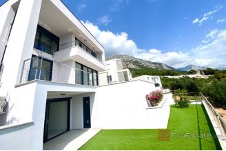 009 2038 84 makarska villa with pool and sea view for sale