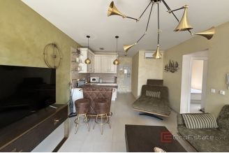 017 2035 162 Ciovo Modern two bedroom apartment for sale