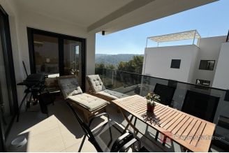 017 2035 162 Ciovo Modern two bedroom apartment for sale