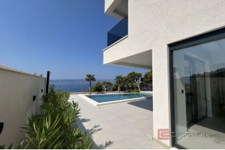 015 2038 85 makarska villa with pool and sea view for sale