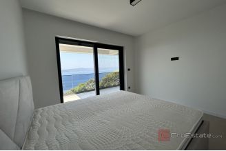 015 2038 85 makarska villa with pool and sea view for sale