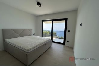 015 2038 85 makarska villa with pool and sea view for sale