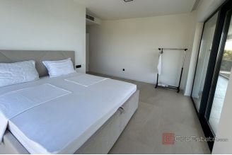 015 2038 85 makarska villa with pool and sea view for sale