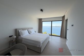 020 2038 85 makarska villa with pool and sea view for sale