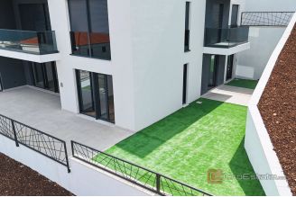 012 2044 21 marina apartments in a luxury new building for sale
