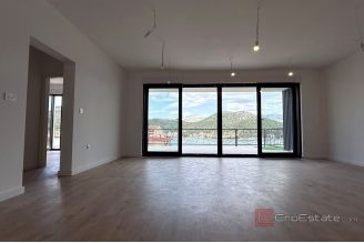 012 2044 21 marina apartments in a luxury new building for sale