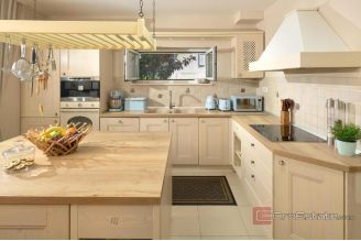 020 2045 16 Split Bacvice Unique villa with pool near the sea for sale