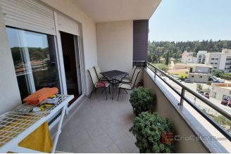 011 2047 13 Makarska Two story apartment with sea view for sale