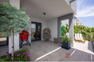 020 2022 417 Makarska Detached house with sea view for sale